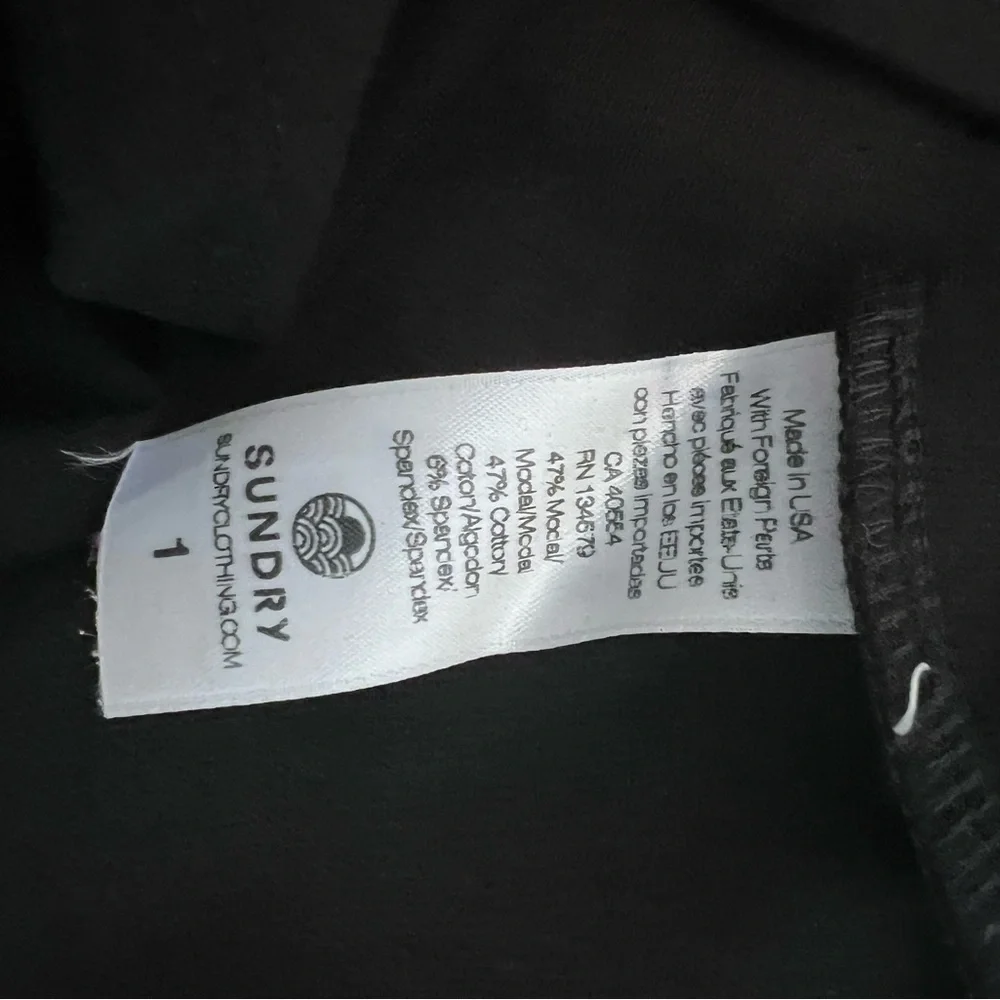 ❄️NWT EverEve Sundry black Sunday Skirt